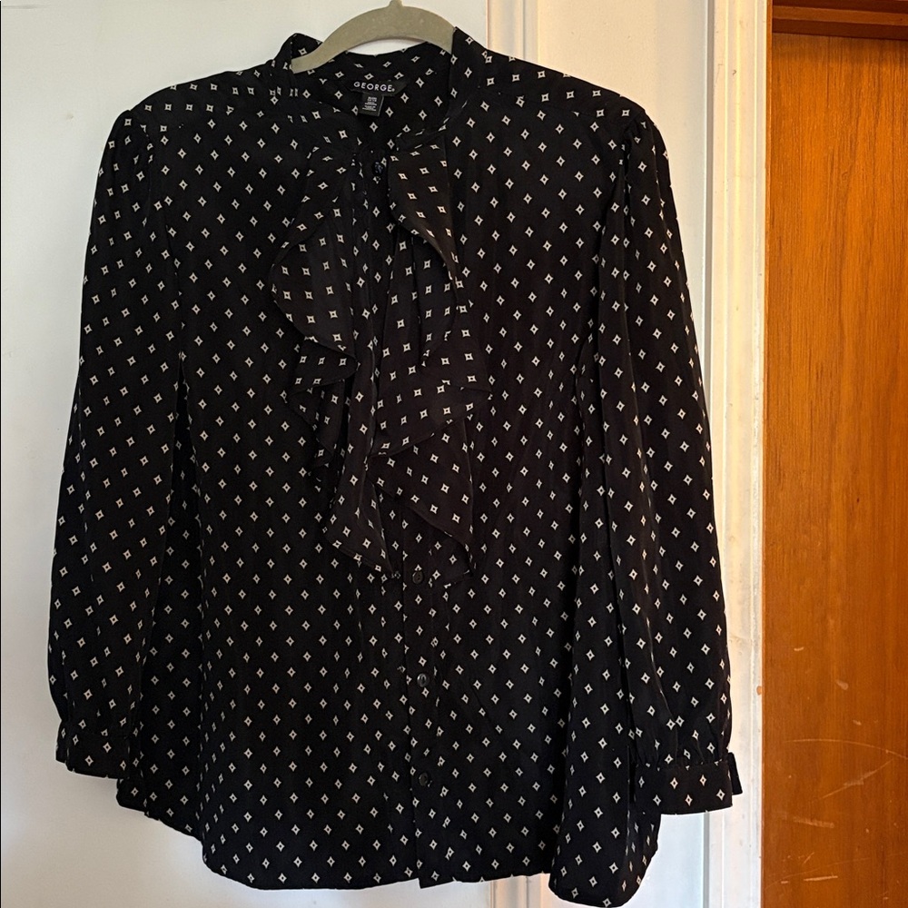 George Black and Cream Diamond Blouse
Never worn
